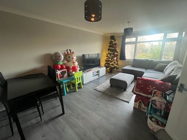 Property photo 3 of 23