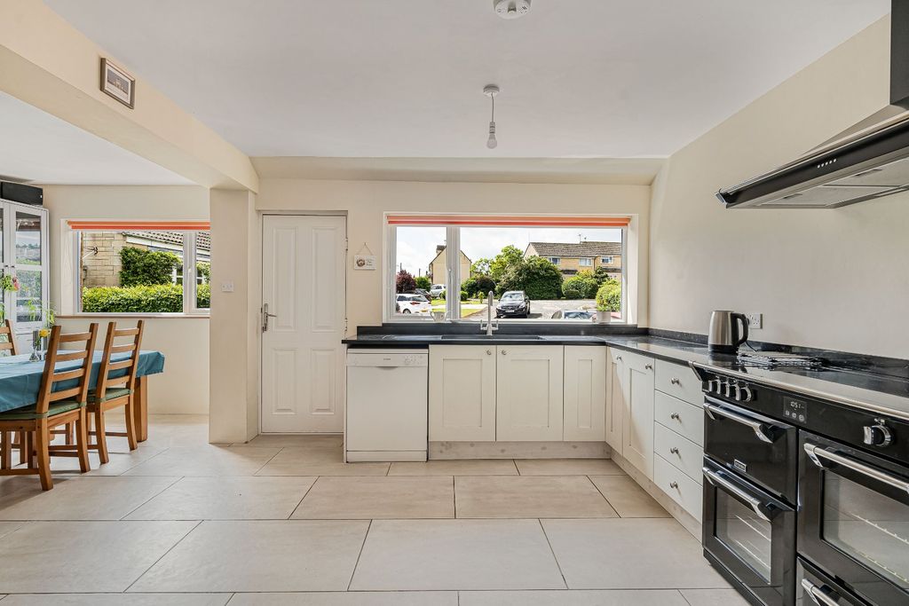 Property photo 2 of 24 Kitchen