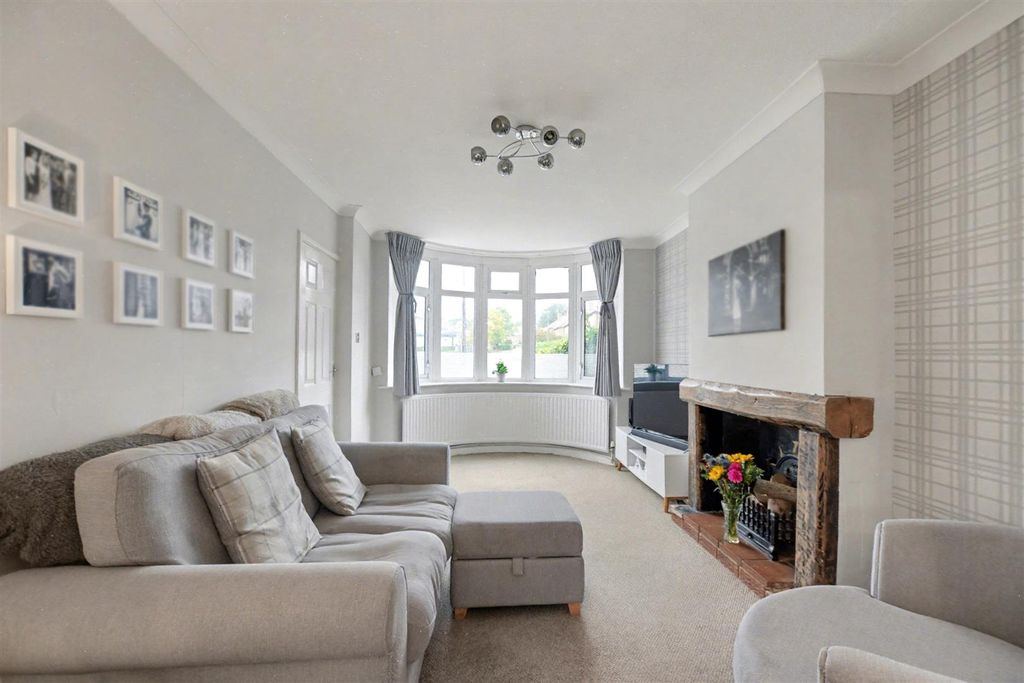 Property photo 3 of 34 Lounge_2.Jpeg