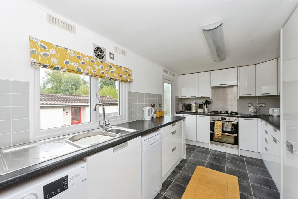 Property photo 3 of 20 Merry16Of29