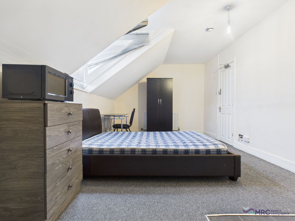 Property photo 3 of 8 Gallery