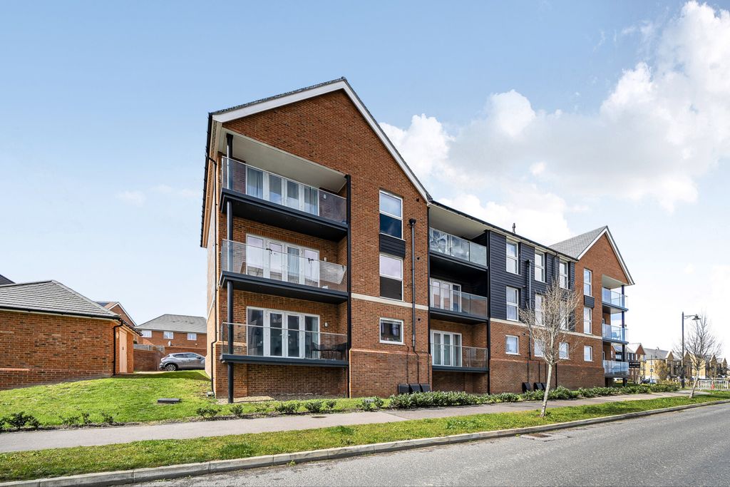 Property photo 1 of 20 External