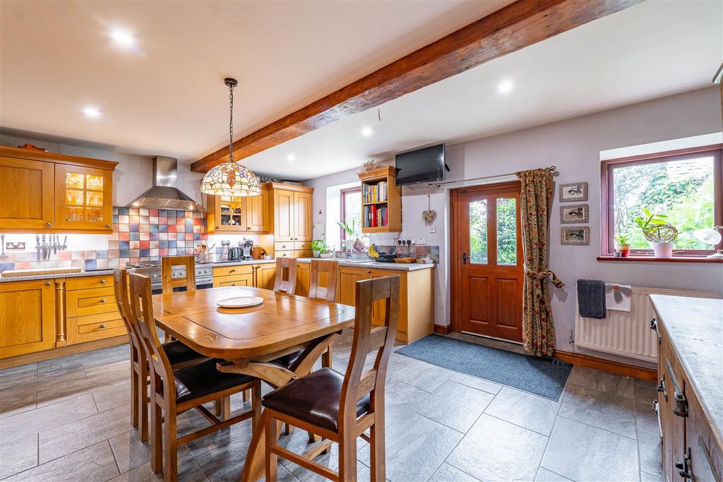 Property photo 3 of 35 Kitchen/Dining Room