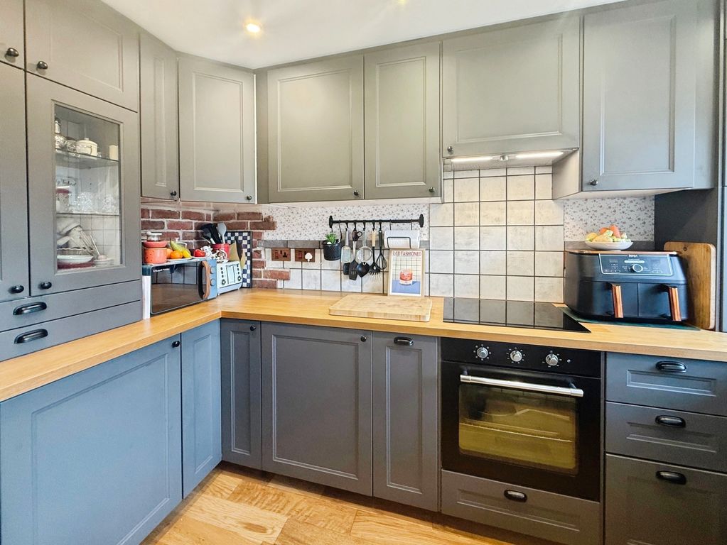 Property photo 3 of 15 Pbox-Img.Jpg
