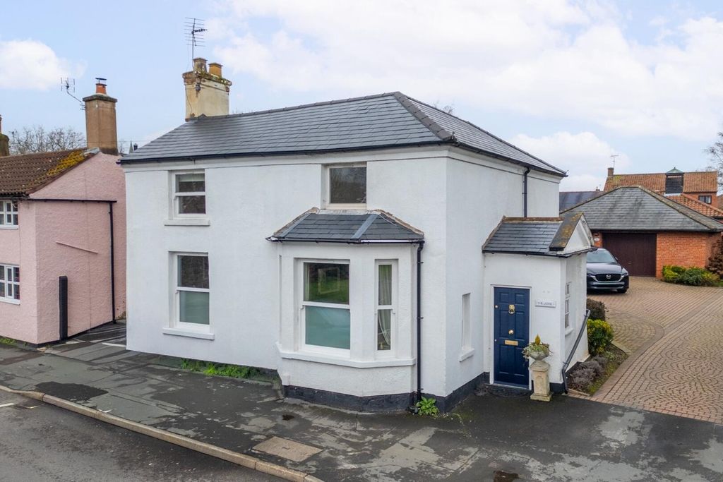 Property photo 1 of 15 Front (Exterior)