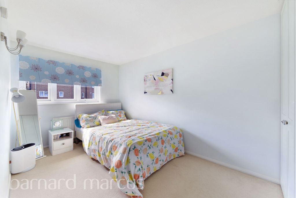 Property photo 3 of 7 Bedroom 1