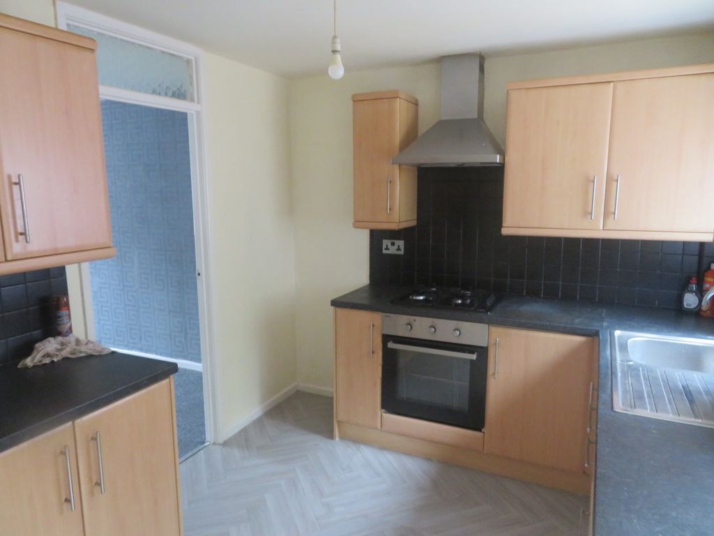 Property photo 3 of 6 Kitchen