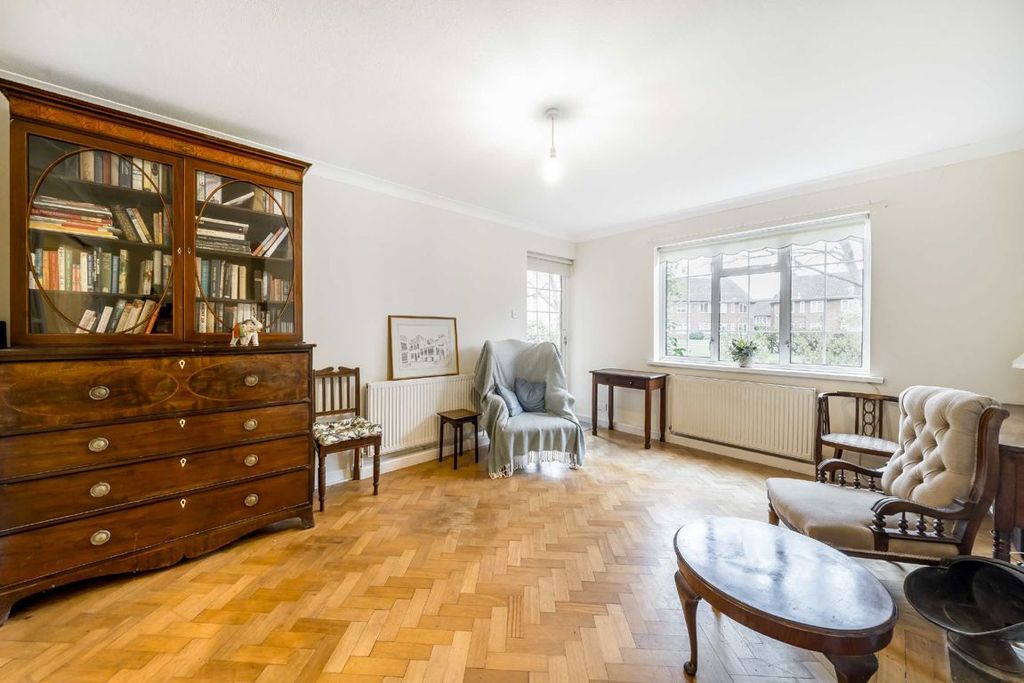 Property photo 2 of 6