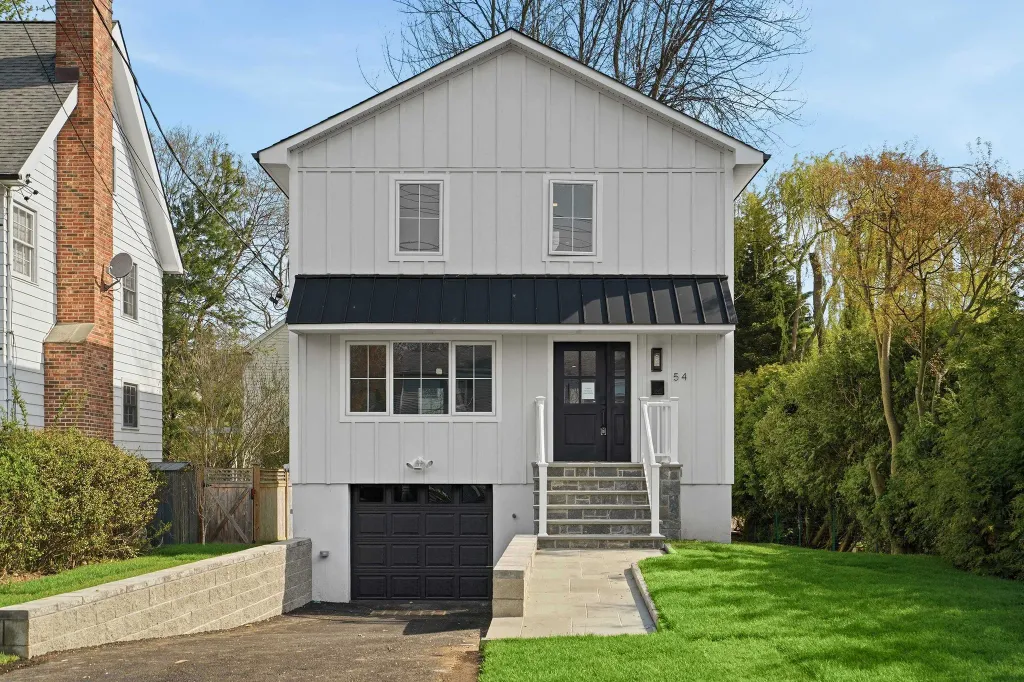 Property photo 1 of 30