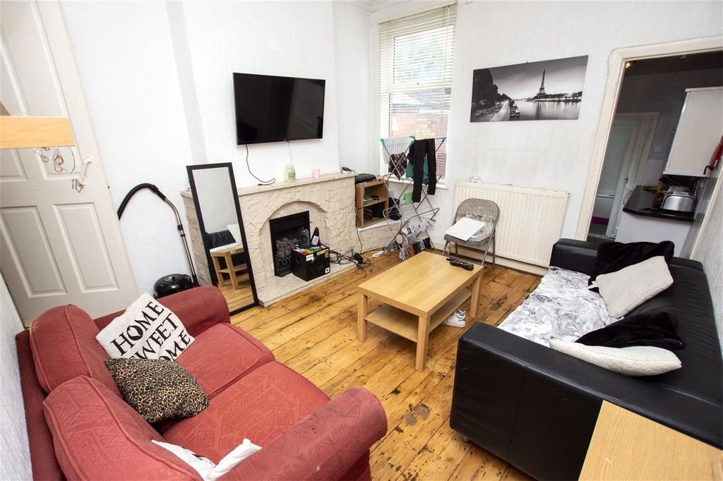 Property photo 3 of 10 Picture No. 05