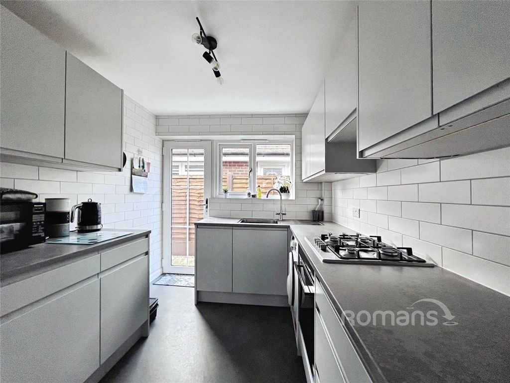 Property photo 2 of 22 Picture No. 24