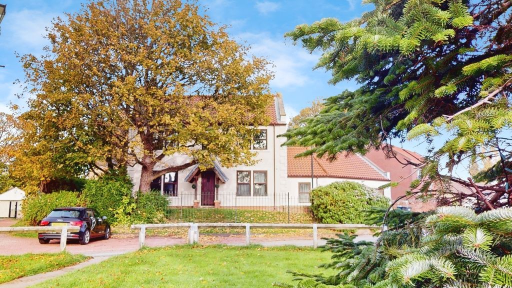 Property photo 1 of 48 5692062