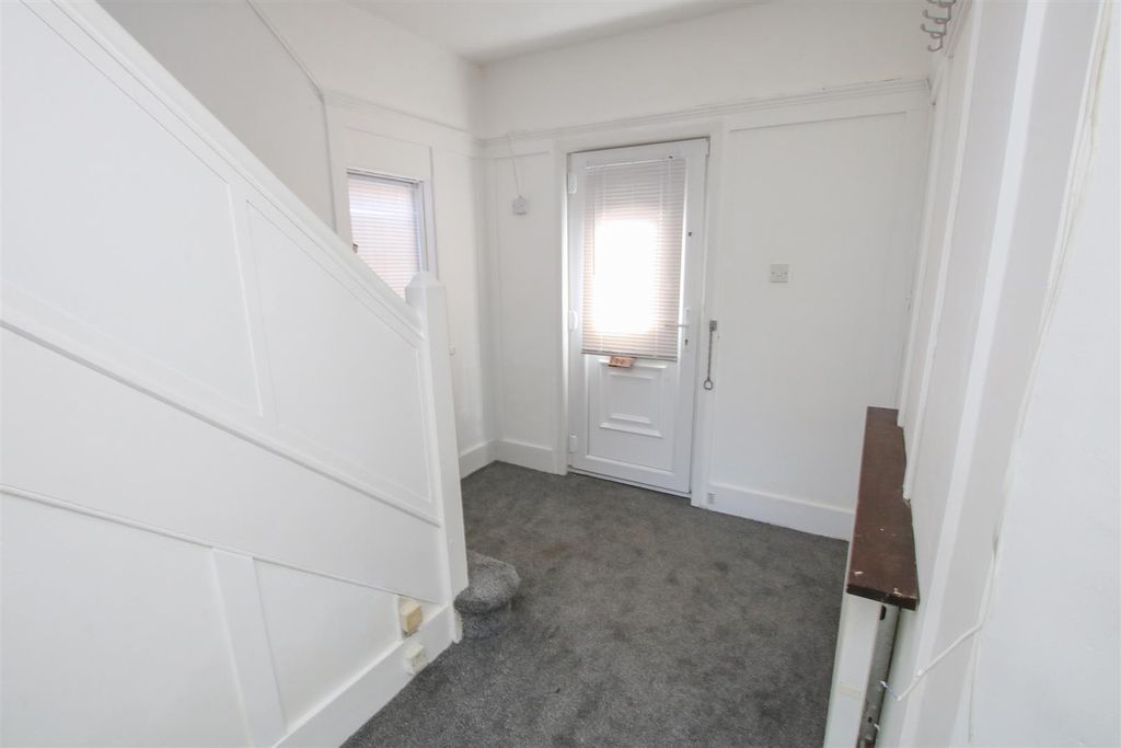 Property photo 3 of 12 Entrance Hall