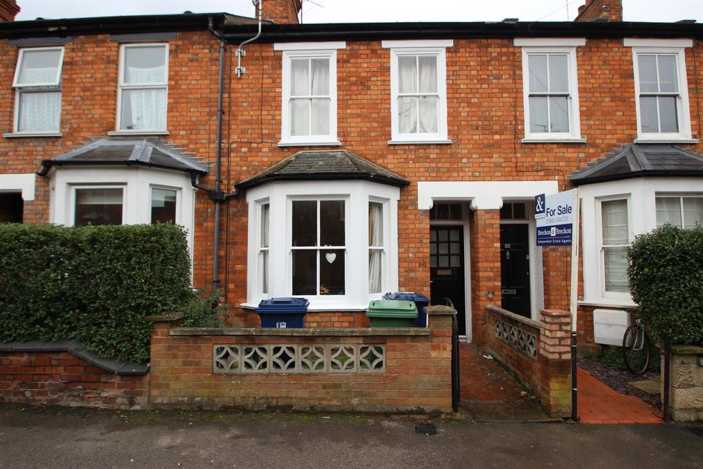 Property photo 1 of 8