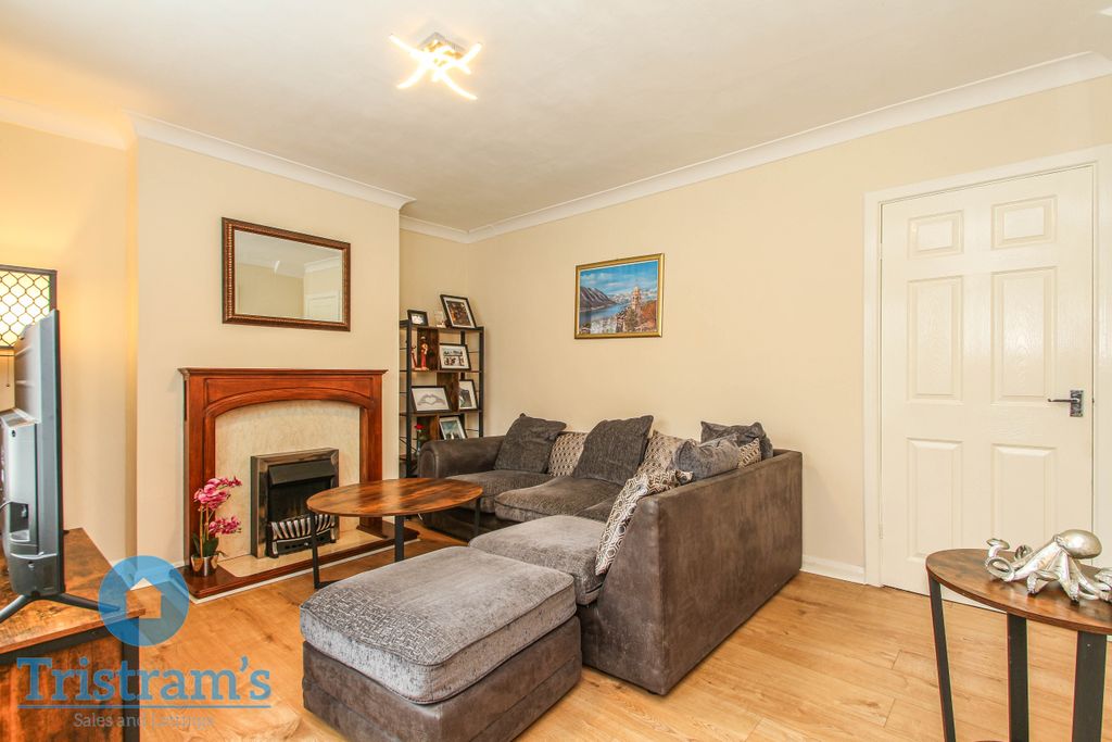 Property photo 2 of 21