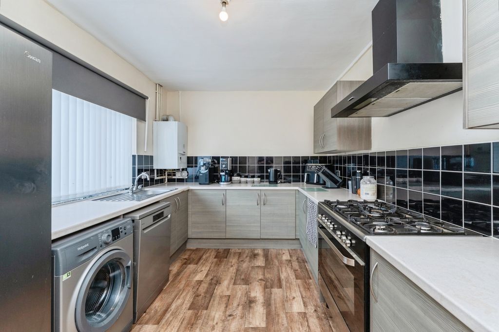 Property photo 2 of 20 Pbox-Img.Jpg