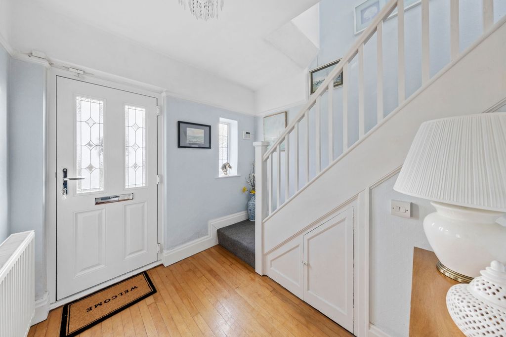 Property photo 2 of 26