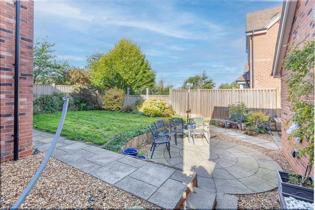 Property photo 3 of 33 Garden-6.Jpg