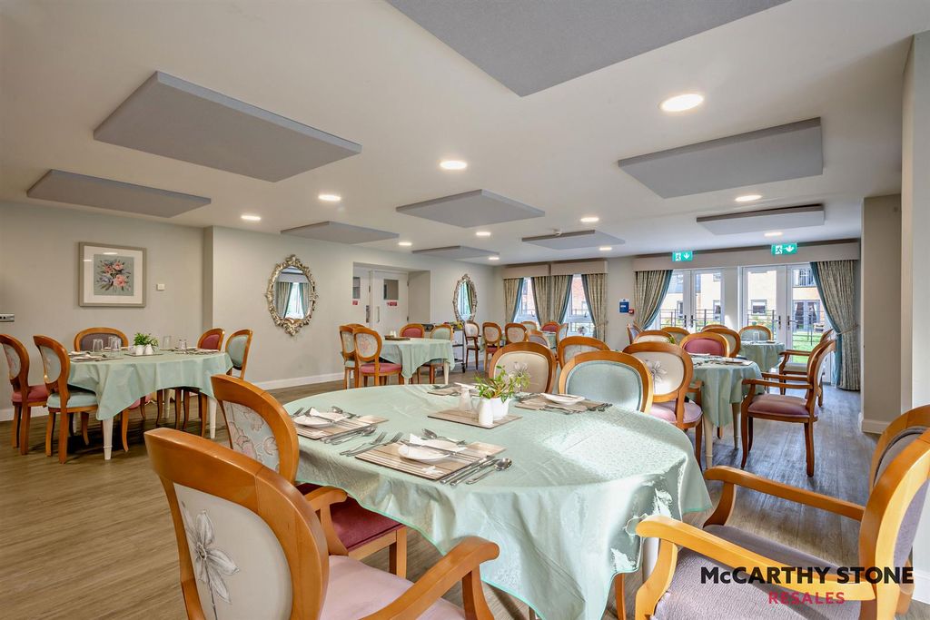 Property photo 3 of 38 8592528-Interior17-800.Jpg