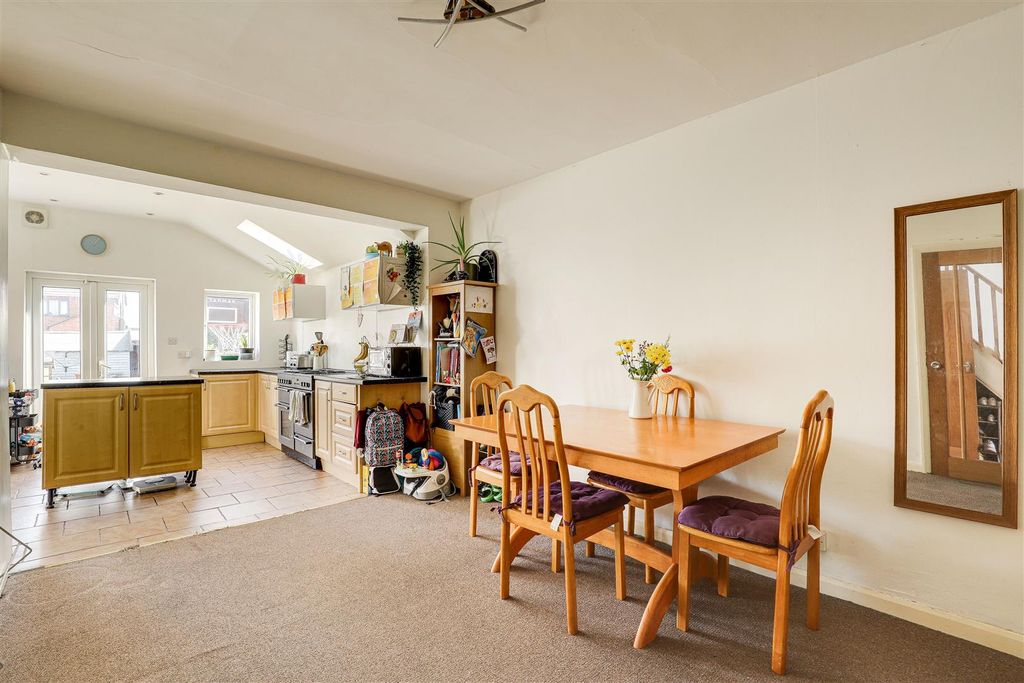 Property photo 3 of 25 11373.Jpg