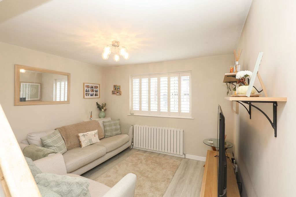 Property photo 3 of 24