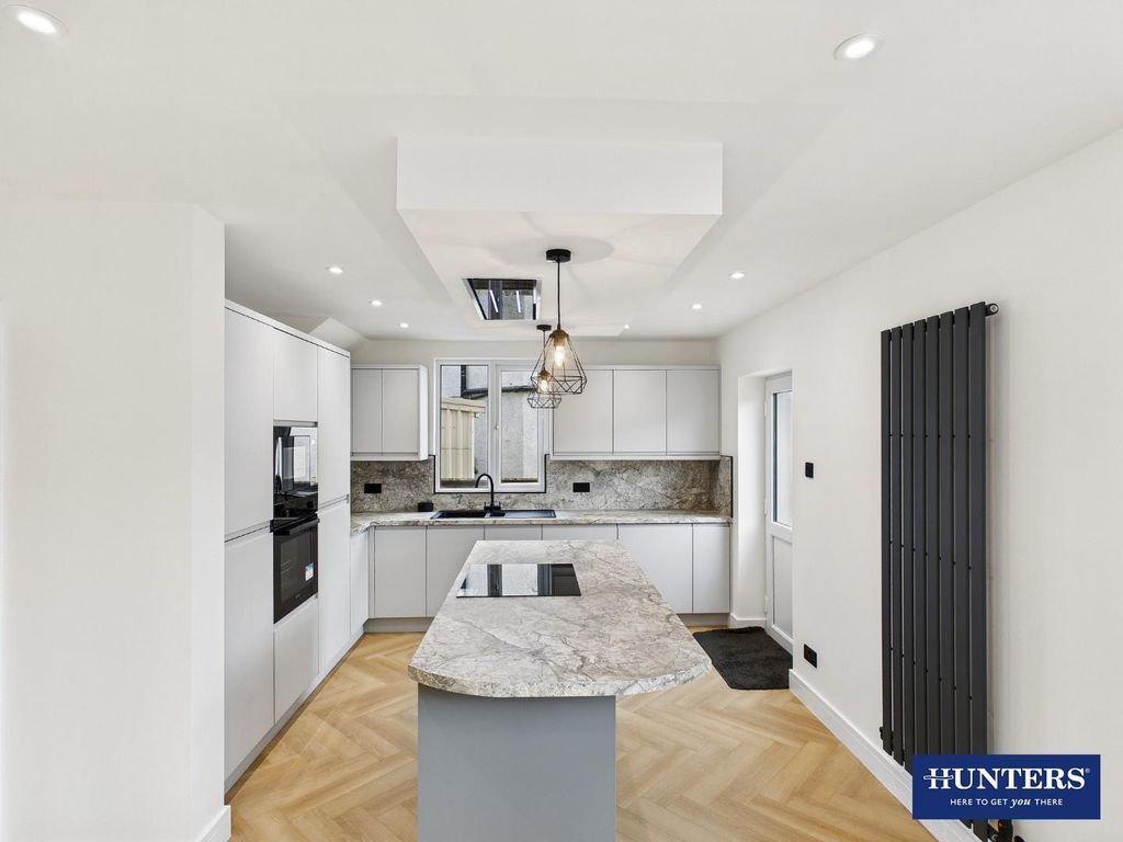 Property photo 3 of 19 Kitchen Area