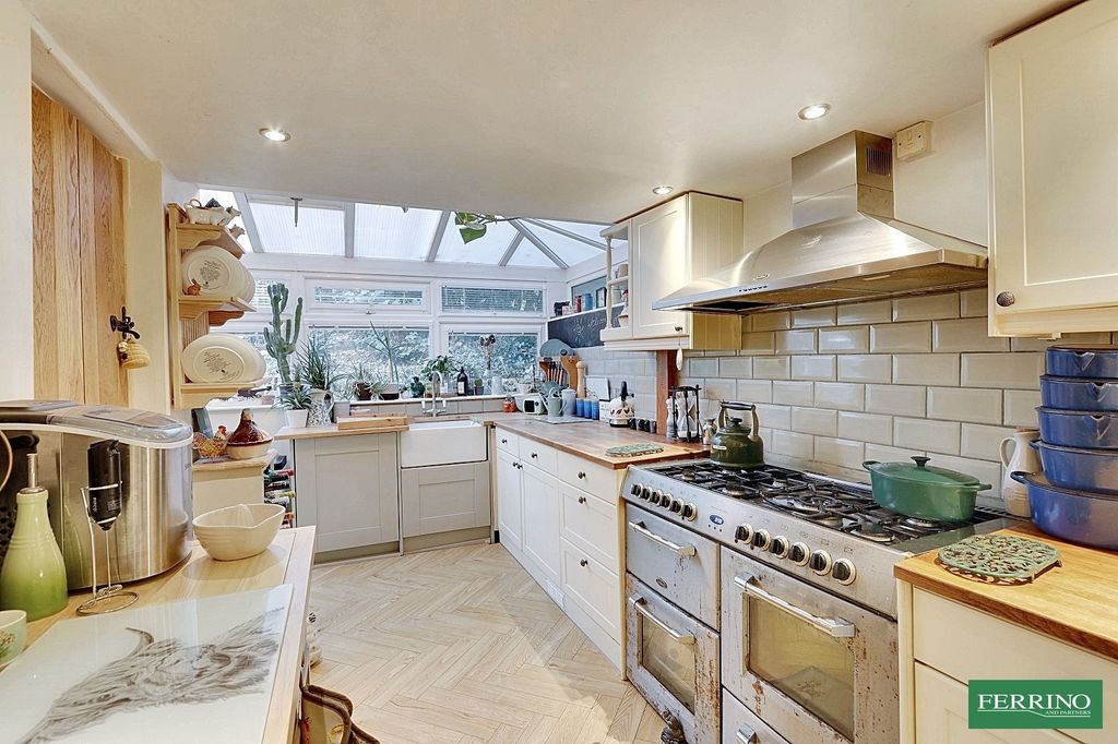 Property photo 2 of 27 Kitchen