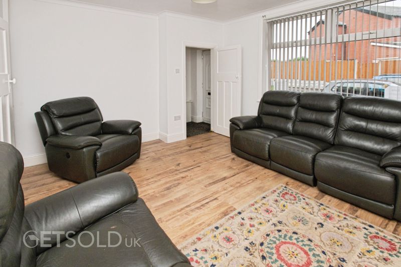 Property photo 3 of 10 Photo 5