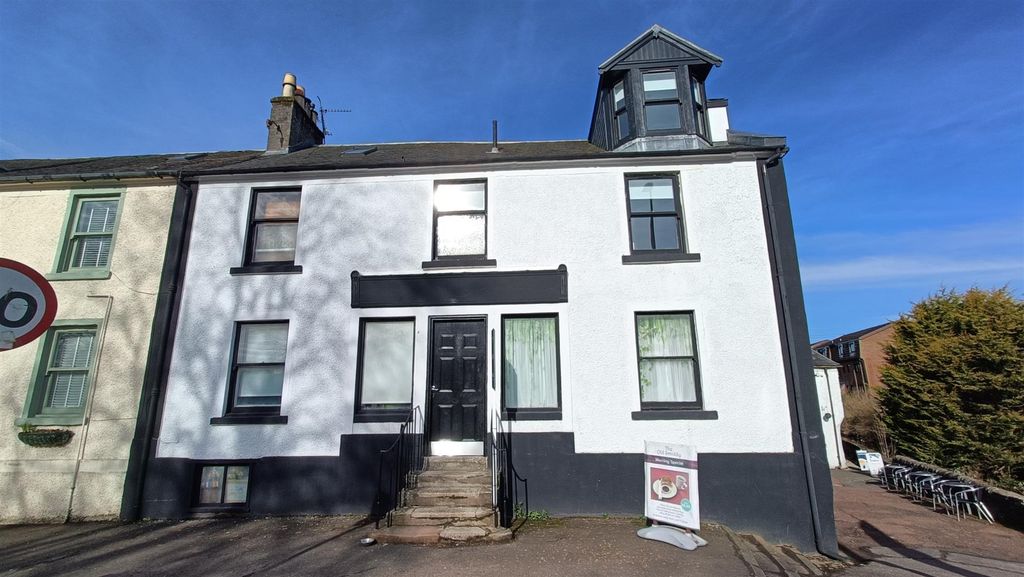 Property photo 1 of 27 Green Street.Jpg