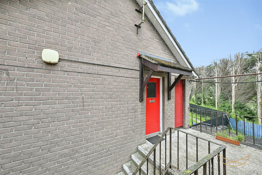 Property photo 3 of 27 Dhp-10.Jpg
