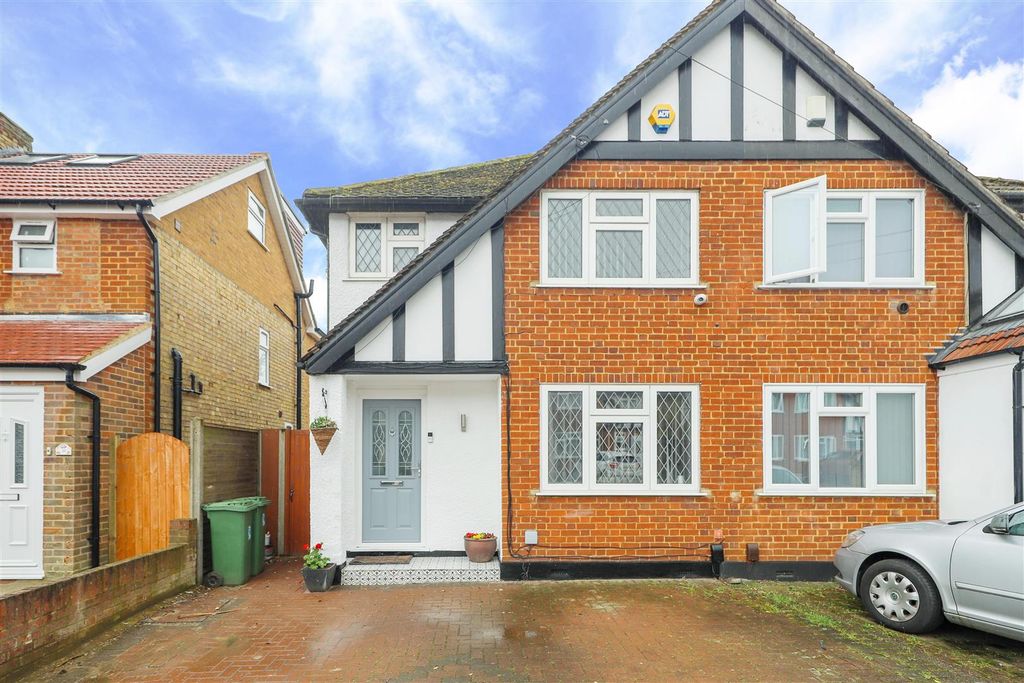 Property photo 1 of 10 Front