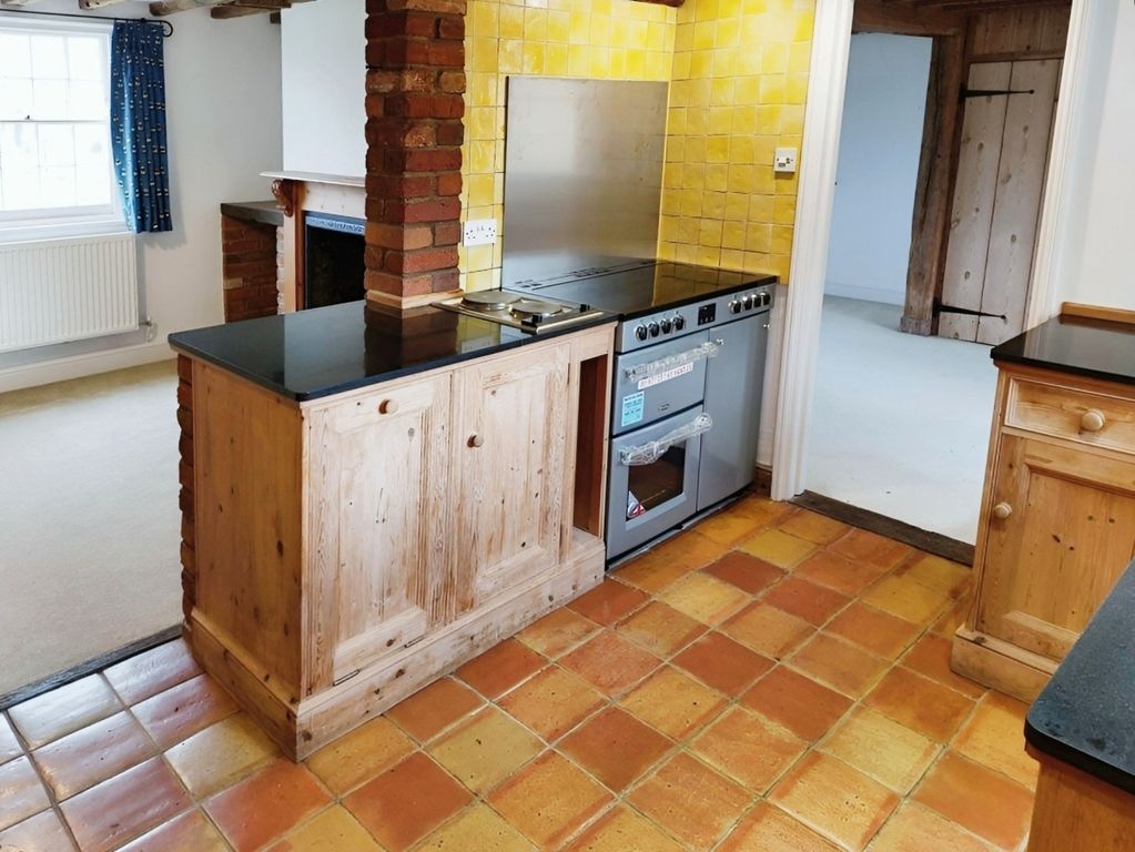 Property photo 2 of 17 Kitchen Wightwicks