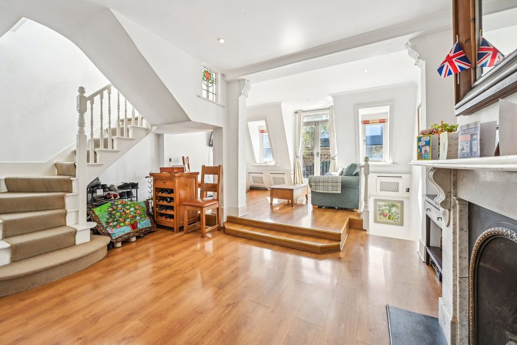 Property photo 2 of 15 Picture No. 24