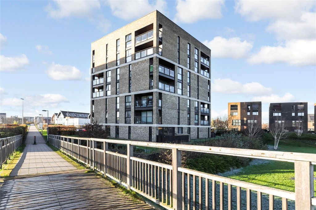 Property photo 1 of 20 External