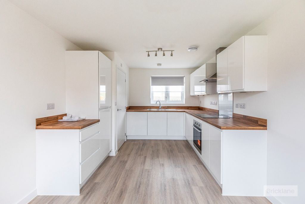 Property photo 3 of 13 Image