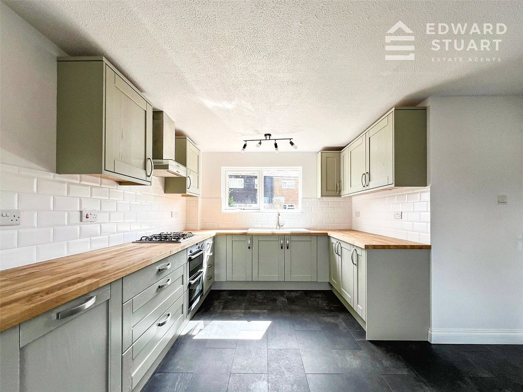 Property photo 2 of 18 Picture No. 34