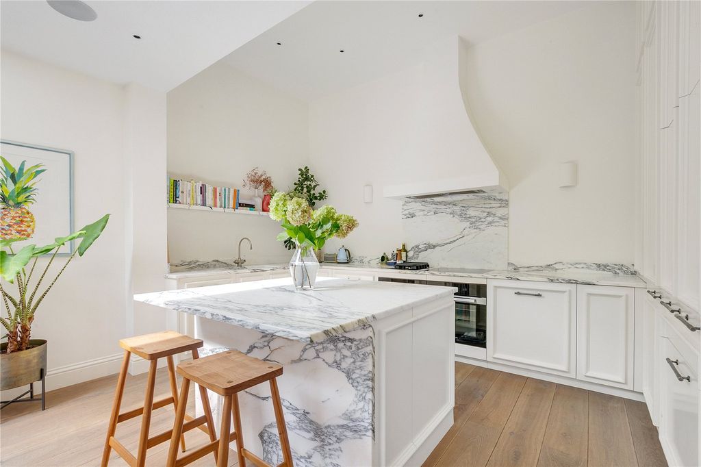 Property photo 3 of 15 Kitchen