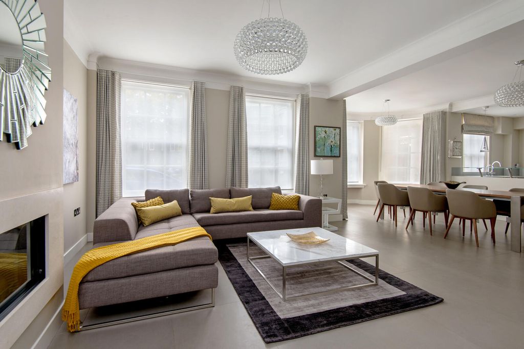 Property photo 2 of 25 Living Room