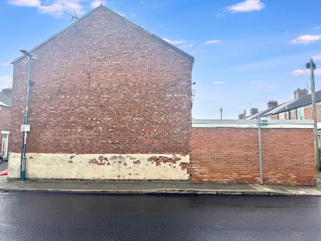 Property photo 2 of 3