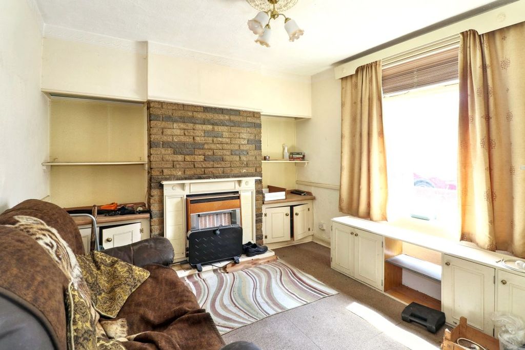 Property photo 2 of 14