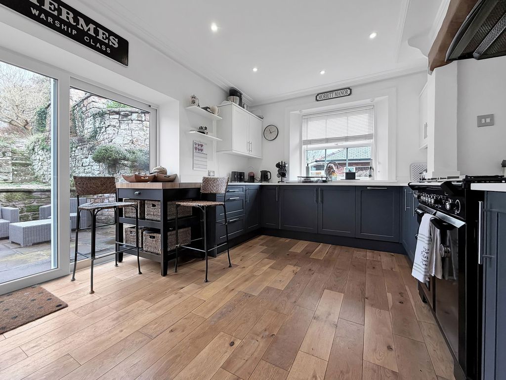 Property photo 3 of 40