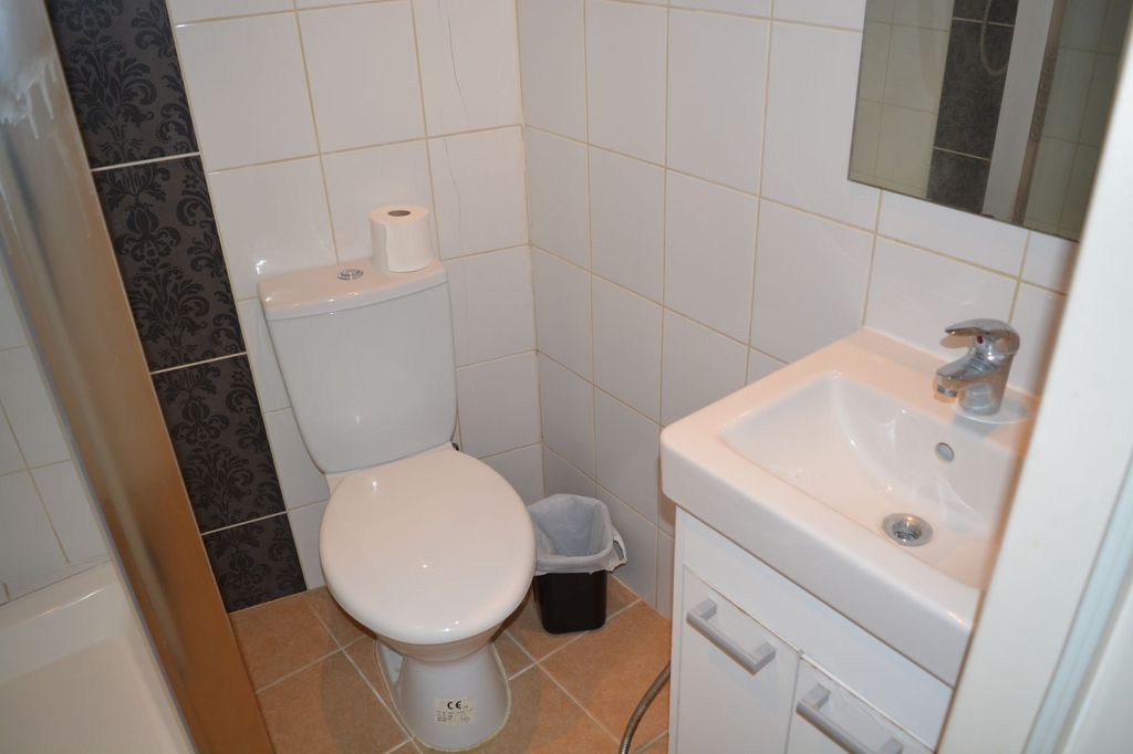 Property photo 3 of 4 Shower Room