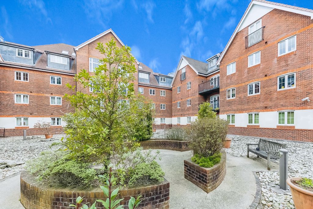 Property photo 1 of 19 Img_0693