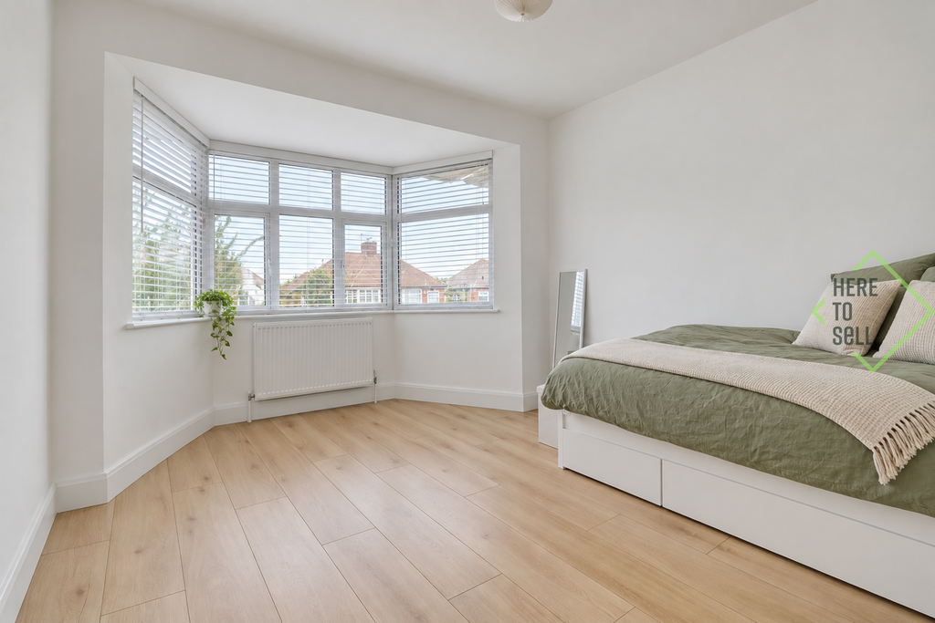 Property photo 2 of 21 Westerham Avenue, London, N9 - Principle Bedroom 1