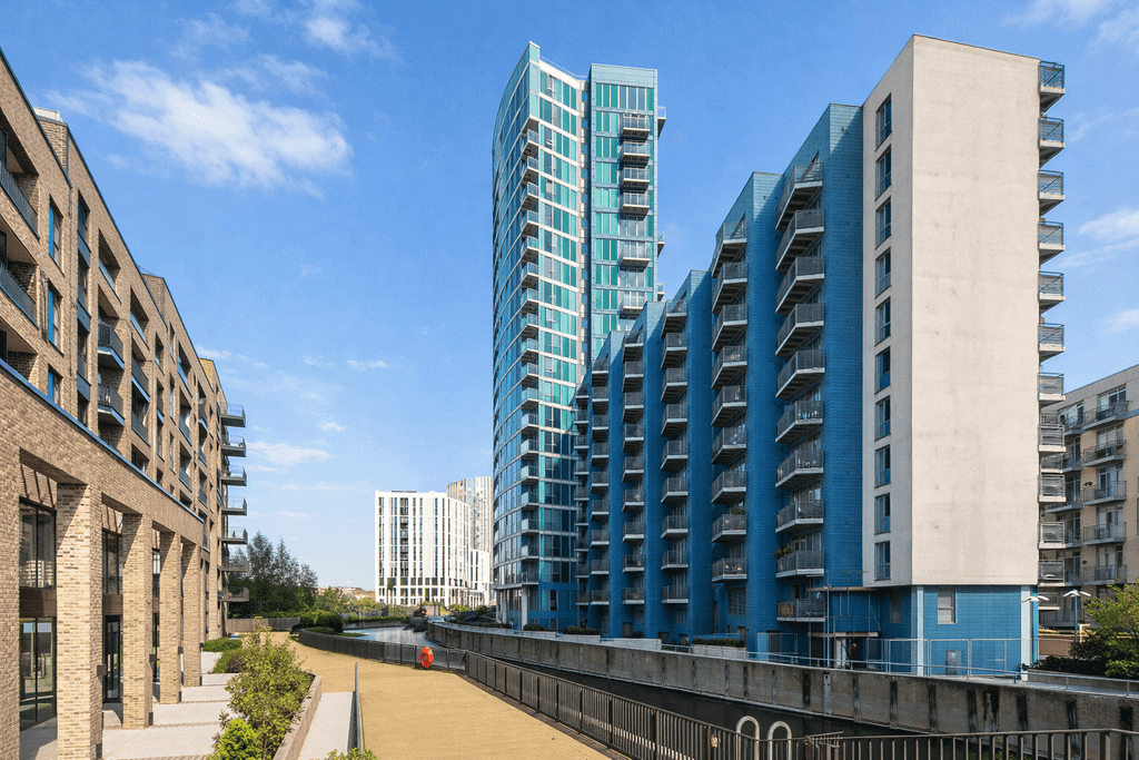 Property photo 1 of 8 1 Bed Flat To Rent George Hudson Tower, London E15