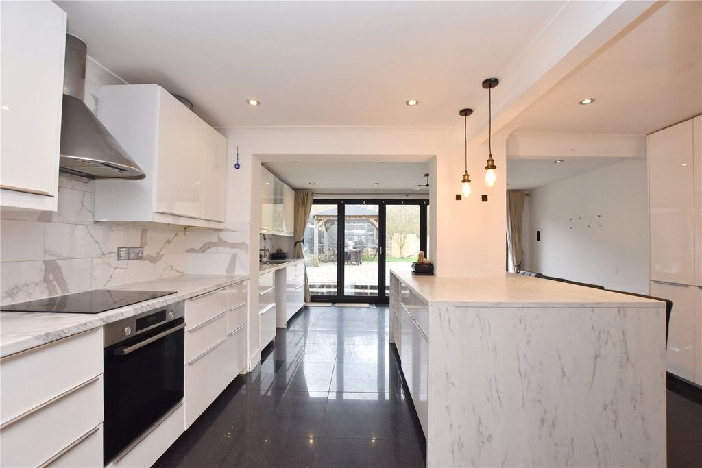 Property photo 3 of 27 Picture No. 63