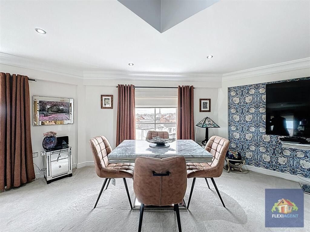 Property photo 3 of 39 4318432