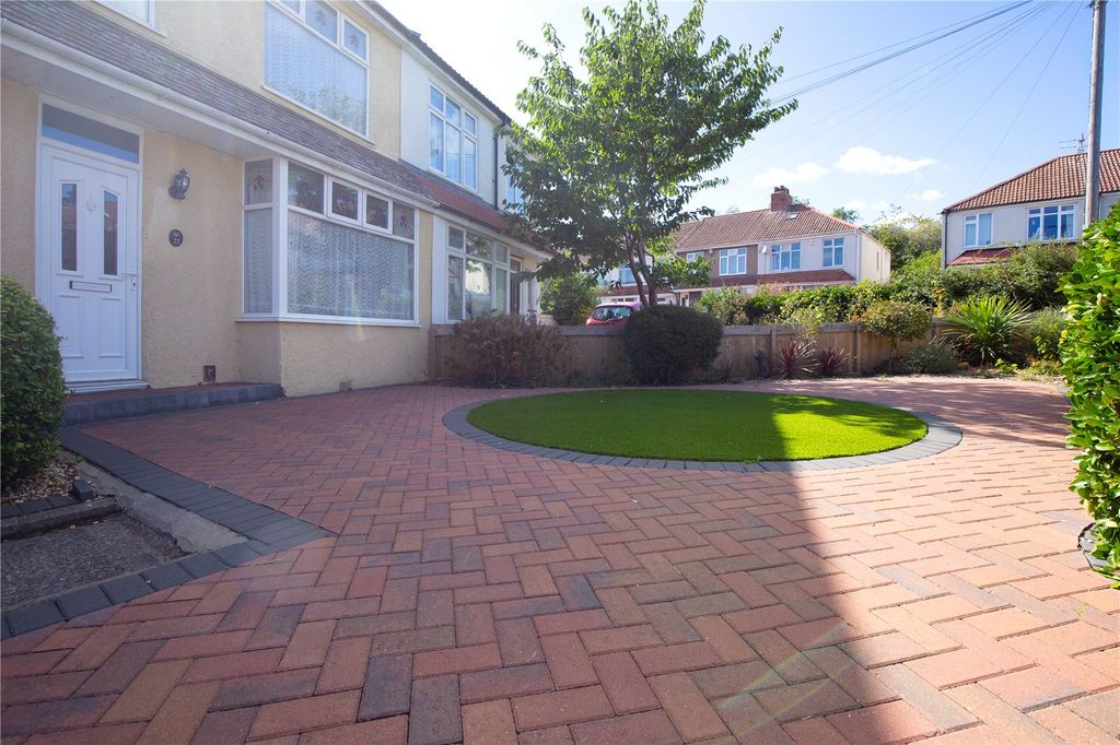 Property photo 2 of 32 Picture No. 24