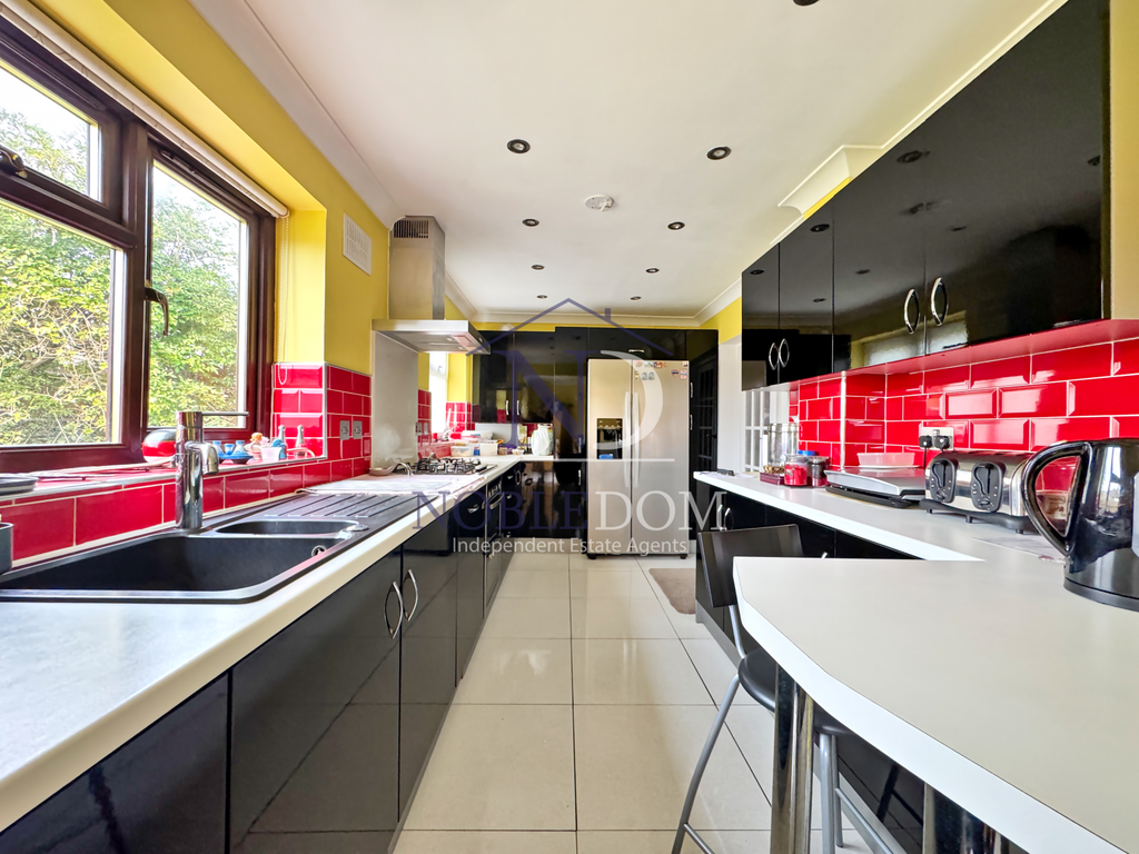 Property photo 2 of 16 Gallery