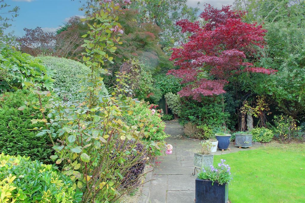 Additional image 29 of 4 bed detached house for saleBrookmans Avenue, Brookmans Park AL9